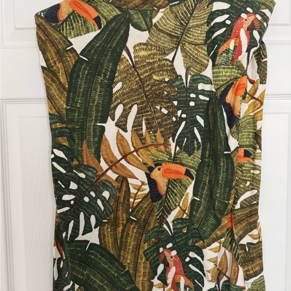 FARM Rio Multicolor Leaf Pattern Top - Picture 4 of 4